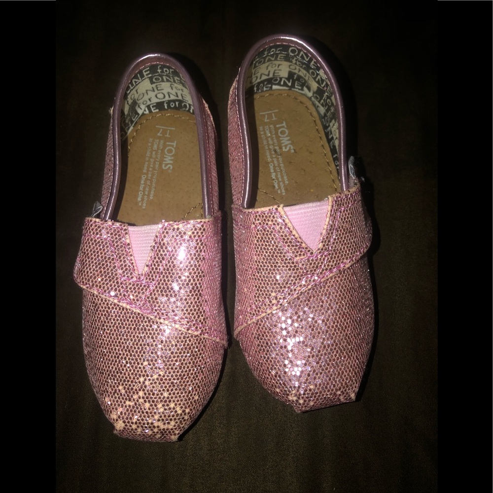 Toms size 7c